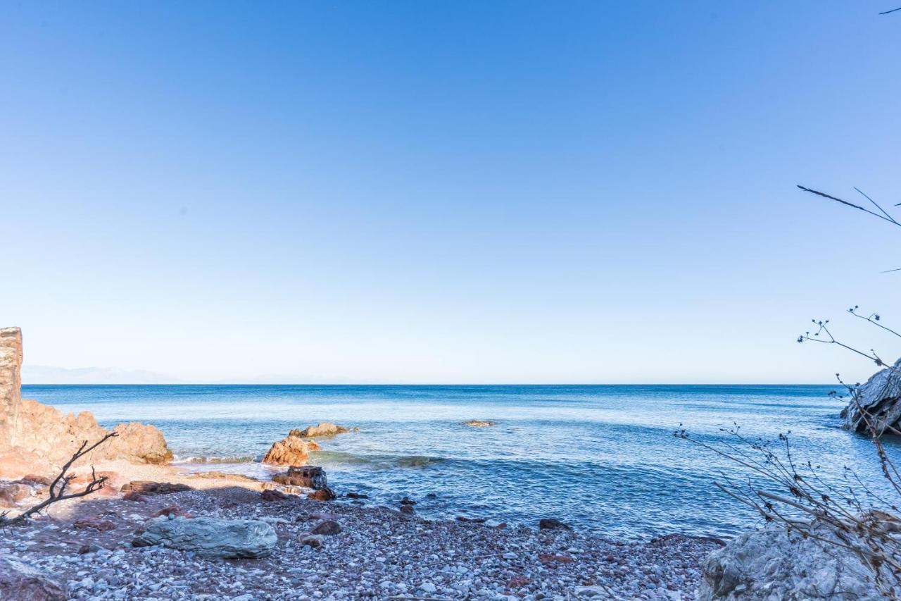 Seafront Studio With Direct Beach Access Koróni Exteriér fotografie